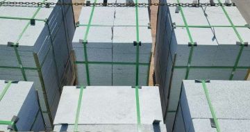 阜新 芝麻白花岗岩5公分地铺石 花岗岩厂家工厂装车日常