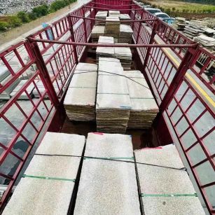 阜新 黄金麻花岗岩荔枝面，光面毛板装车完成