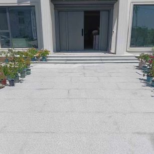 阜新 芝麻白花岗岩地铺石地面铺装