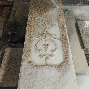 阜新 黄金麻花岗岩异形加工雕刻栏杆大柱