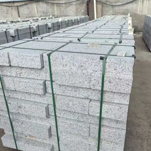 阜新 白麻花岗岩路沿石，弧形路沿石，道牙石，马路牙子，界石，路缘石，平沿石，直岩石，平缘石等