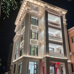 阜新 芝麻白花岗岩别墅外墙夜间效果