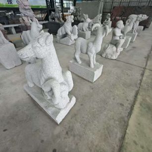 阜新 芝麻白花岗岩造型立体雕刻——十二生肖