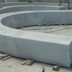 阜新 芝麻白花岗岩光面弧形坐凳