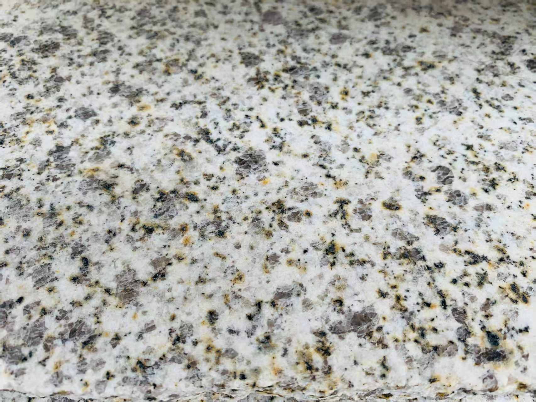 阜新 黄金麻花岗岩石材浅黄光面