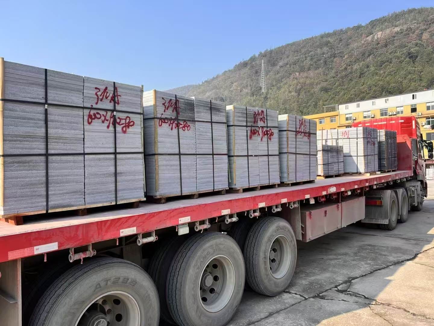 阜新 芝麻灰地铺石出货日常