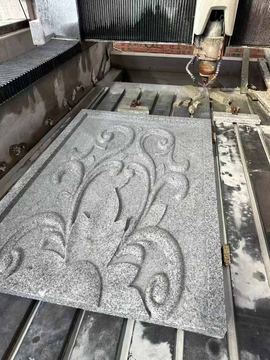 阜新 白麻别墅干挂雕花板