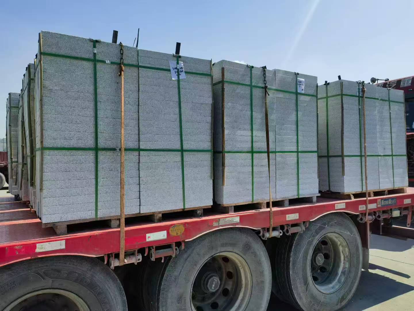 阜新芝麻白花岗岩出货日常地铺石