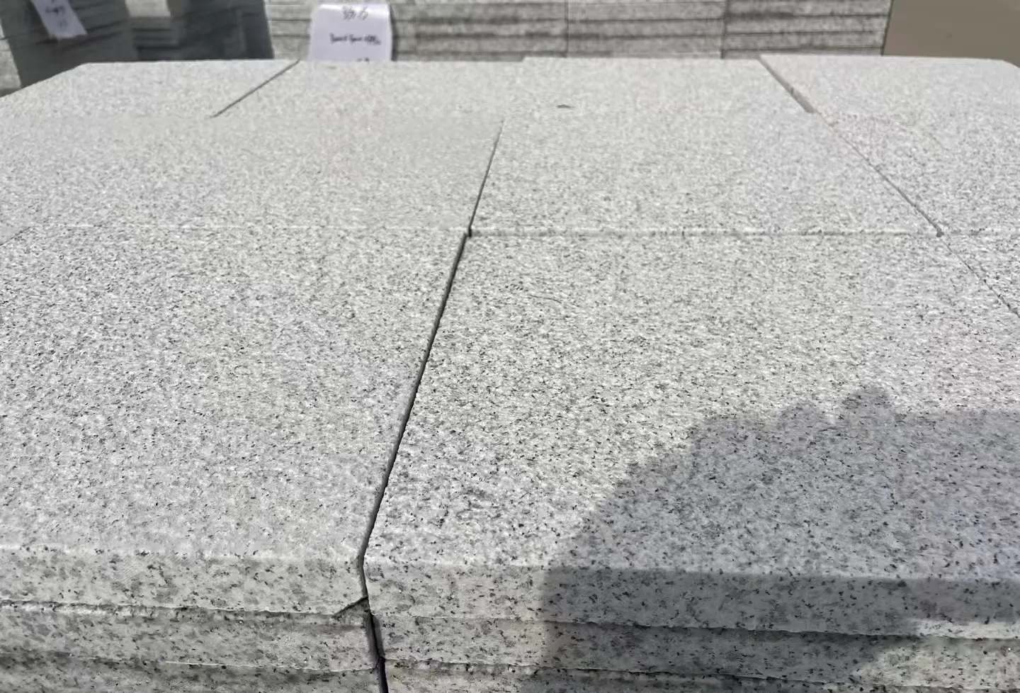 阜新 白麻花岗岩石材推荐 荔枝面地铺石