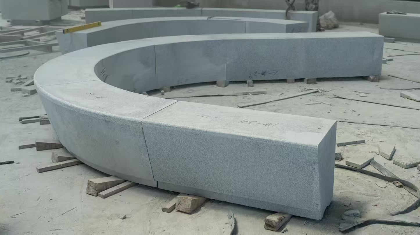 阜新 芝麻白花岗岩光面弧形坐凳