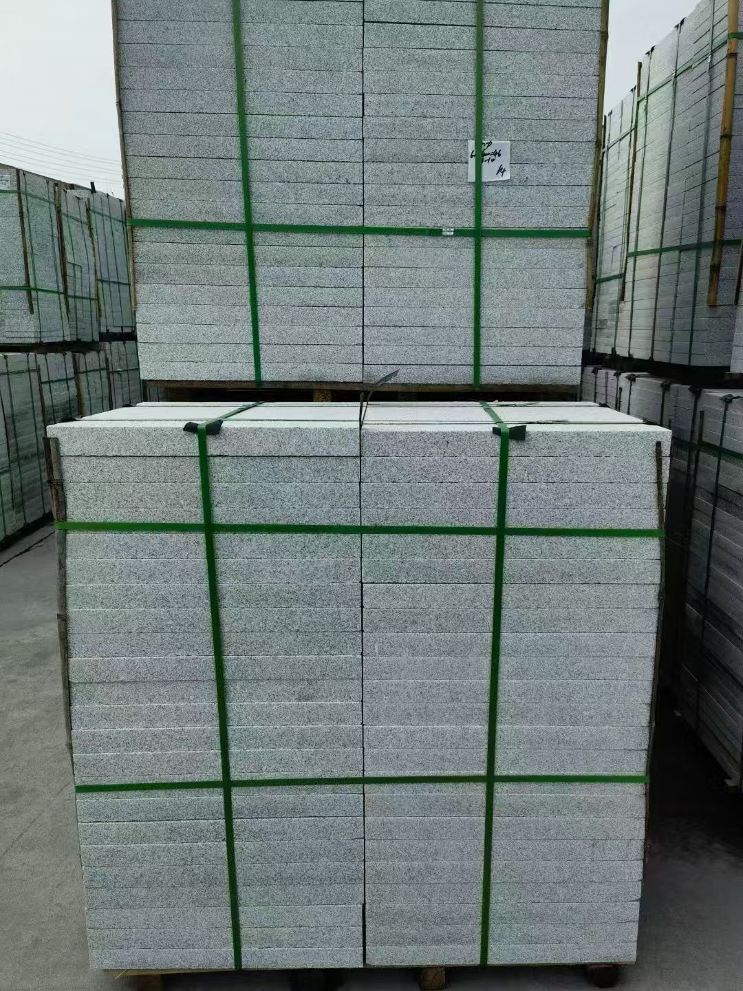 阜新 芝麻白火烧，园林广场市政工程地铺石，1.8~5.0厚均有现货