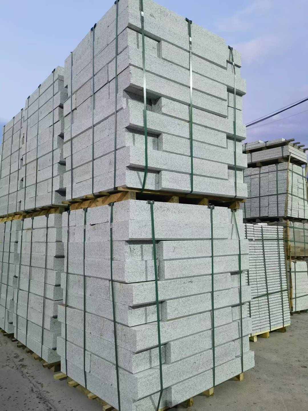 阜新 芝麻白花岗岩路沿石，路缘石，路肩石，道牙，立缘石，马路牙子，街沿石，侧石等