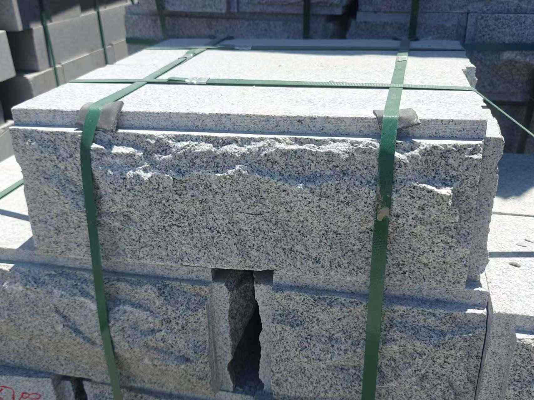 阜新 芝麻白花岗岩自然面成品