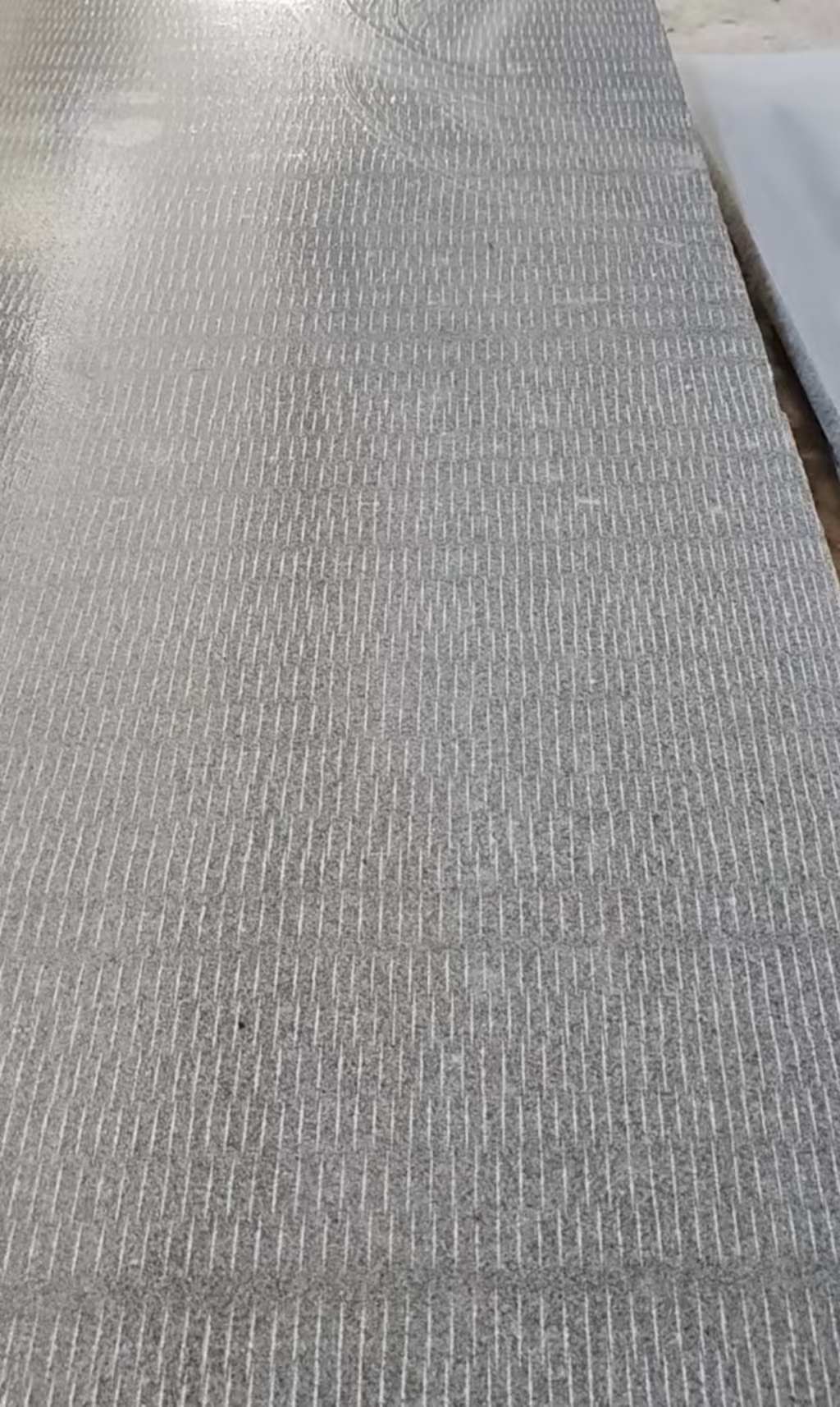 阜新 芝麻灰花岗岩斧剁面，刀斩面