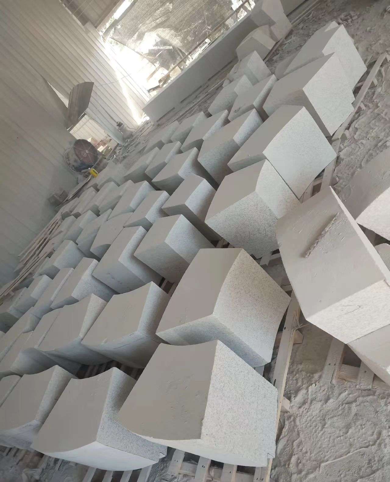 阜新 白麻花岗岩异形坐凳