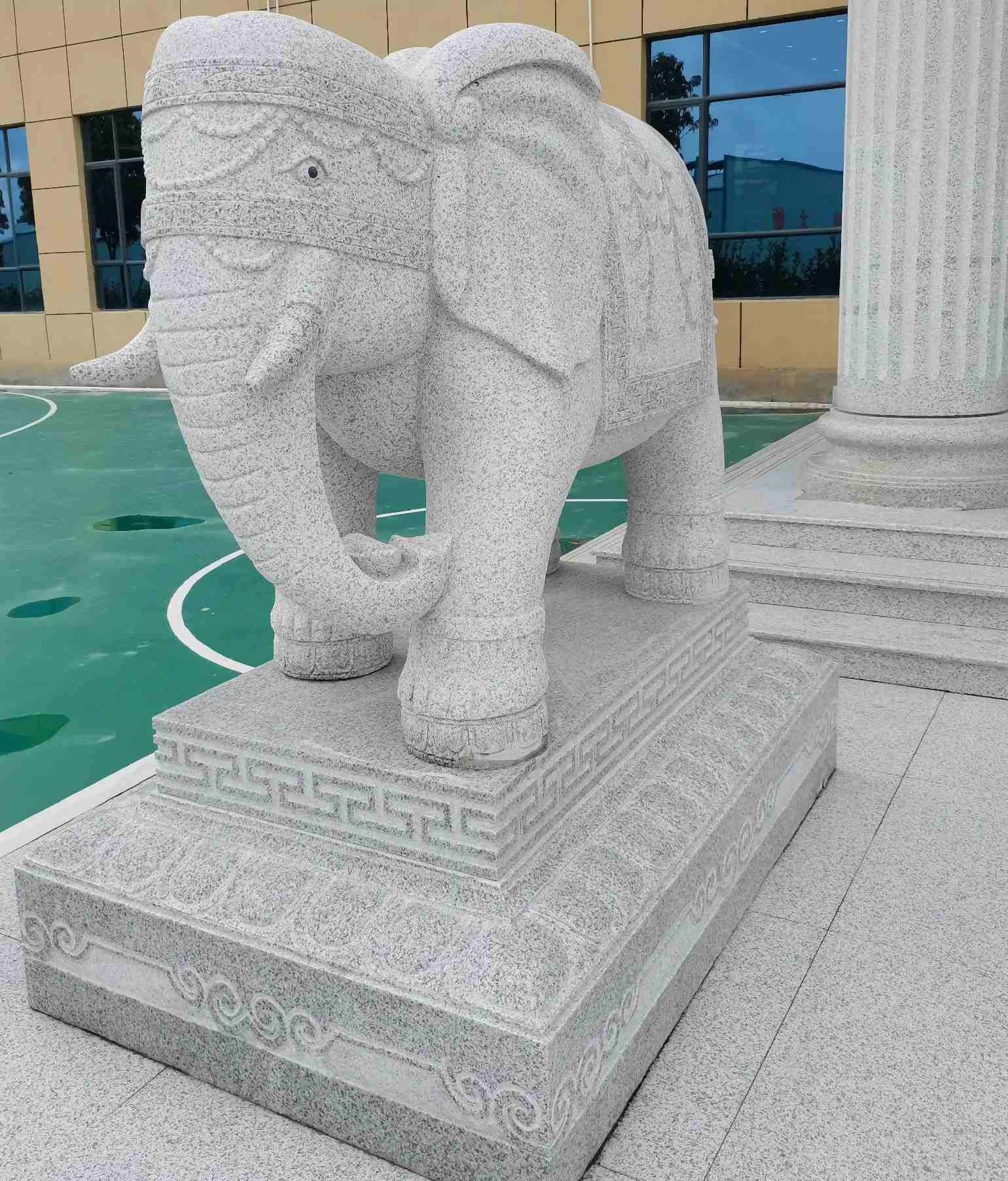 阜新 白麻花岗岩动物异形石雕-大象