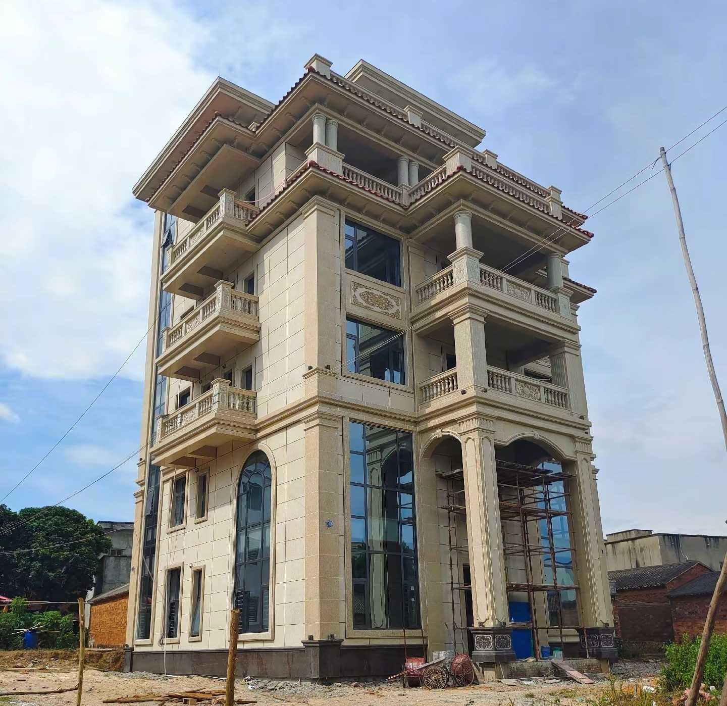 阜新 黄金麻花岗岩石材别墅外墙干挂搭配（雕花栏杆花瓶柱门楼罗马柱）