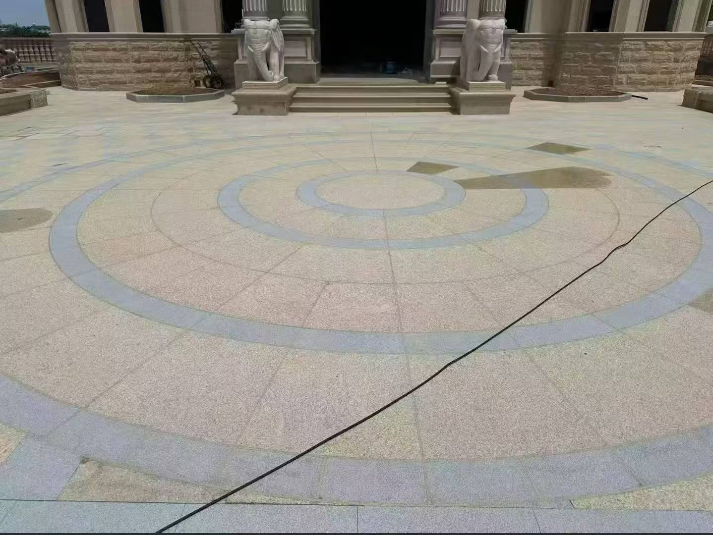 阜新 黄金麻芝麻灰花岗岩石材地铺拼接效果