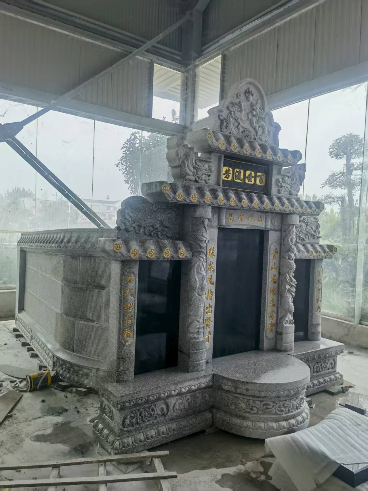 阜新 芝麻白墓碑效果展示图